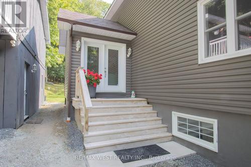 1158 Lorne Lane, Dysart Et Al, ON - Outdoor With Exterior