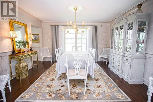 92 Highland Drive, Brantford, ON - Indoor Photo Showing Dining Room