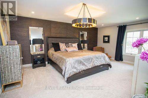92 Highland Drive, Brantford, ON - Indoor Photo Showing Bedroom