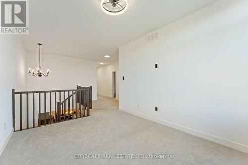 617 Kenabeek Terrace, Ottawa, ON - Indoor Photo Showing Other Room