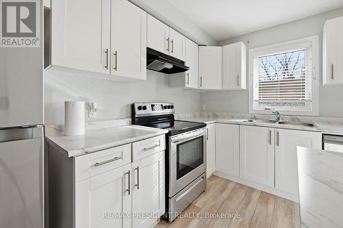 26 - 7768 Ascot Circle, Niagara Falls, ON - Indoor Photo Showing Kitchen With Double Sink With Upgraded Kitchen