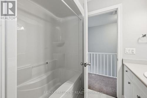 26 - 7768 Ascot Circle, Niagara Falls, ON - Indoor Photo Showing Bathroom