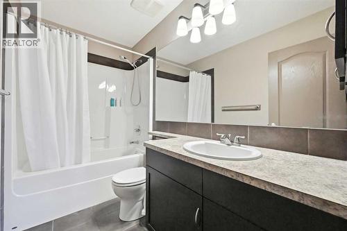 28 Skyview Shores Terrace Ne, Calgary, AB - Indoor Photo Showing Bathroom