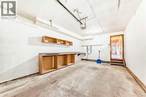 1, 642 Mcdougall Road Ne, Calgary, AB - Indoor Photo Showing Garage