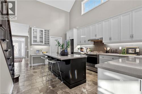 27 Black Walnut Crescent, Ancaster, ON - Indoor Photo Showing Kitchen With Upgraded Kitchen