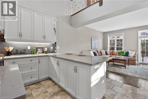 27 Black Walnut Crescent, Ancaster, ON - Indoor Photo Showing Other Room