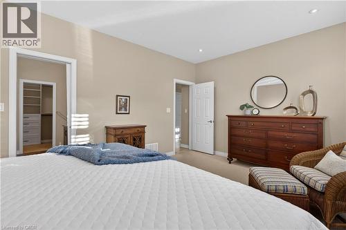 27 Black Walnut Crescent, Ancaster, ON - Indoor Photo Showing Bedroom