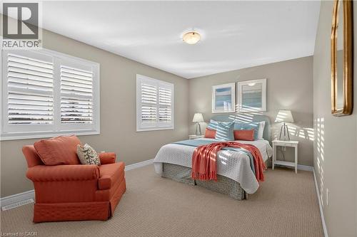 27 Black Walnut Crescent, Ancaster, ON - Indoor Photo Showing Bedroom