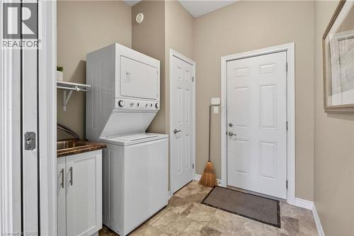 27 Black Walnut Crescent, Ancaster, ON - Indoor Photo Showing Laundry Room