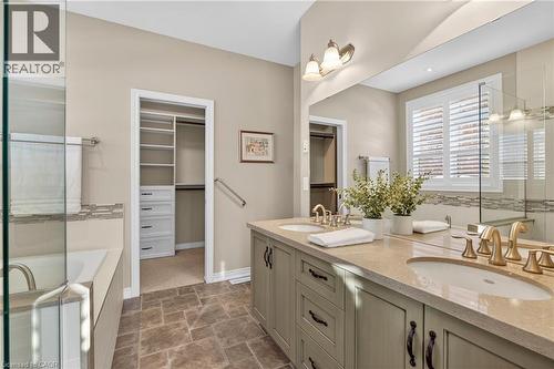 27 Black Walnut Crescent, Ancaster, ON - Indoor Photo Showing Bathroom