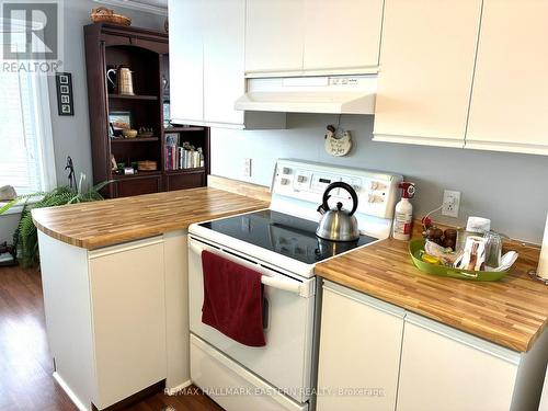 304C - 1099 Clonsilla Avenue Sw, Peterborough (Otonabee Ward 1), ON - Indoor Photo Showing Kitchen