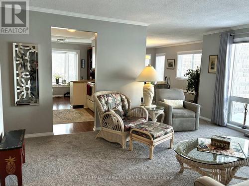 304C - 1099 Clonsilla Avenue Sw, Peterborough (Otonabee Ward 1), ON - Indoor Photo Showing Living Room