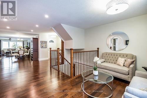 61 Druan Drive, Kawartha Lakes (Mariposa), ON - Indoor Photo Showing Living Room