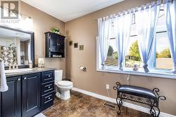 4 pc Bathroom On Upper Level - 