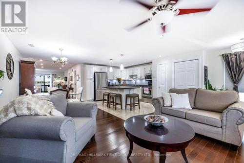 Bright Open Concept Floor Plan - 61 Druan Drive, Kawartha Lakes (Mariposa), ON - Indoor Photo Showing Living Room