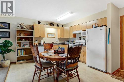 206, 12015 Royal Oaks Drive, Grande Prairie, AB - Indoor Photo Showing Kitchen