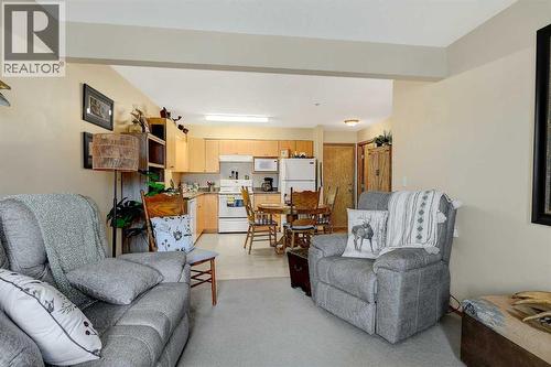 206, 12015 Royal Oaks Drive, Grande Prairie, AB - Indoor Photo Showing Living Room