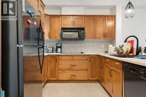 212, 3111 34 Avenue Nw, Calgary, AB - Indoor Photo Showing Kitchen