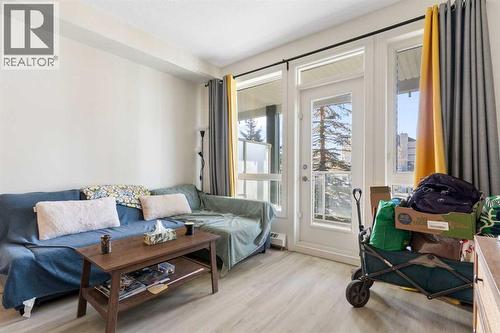212, 3111 34 Avenue Nw, Calgary, AB - Indoor Photo Showing Bedroom