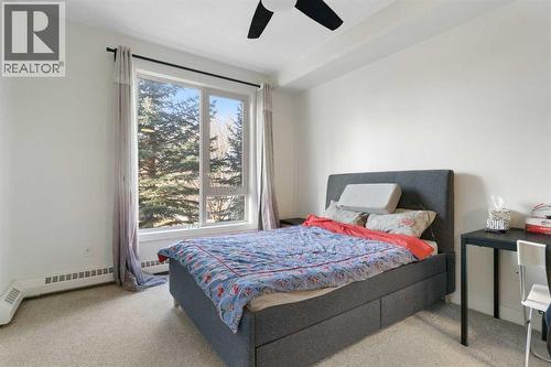 212, 3111 34 Avenue Nw, Calgary, AB - Indoor Photo Showing Bedroom