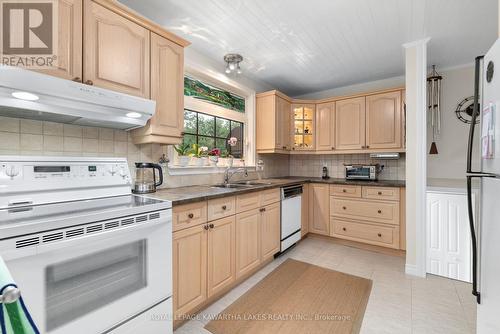 3 Pinewood Crescent, Kawartha Lakes (Pontypool), ON - Indoor Photo Showing Kitchen With Double Sink