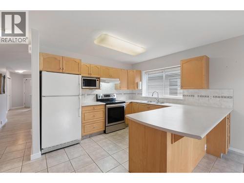 3788 Bird Place Unit# 146, Kelowna, BC - Indoor Photo Showing Kitchen