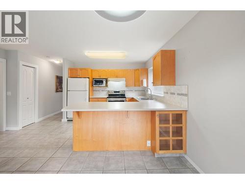 3788 Bird Place Unit# 146, Kelowna, BC - Indoor Photo Showing Kitchen