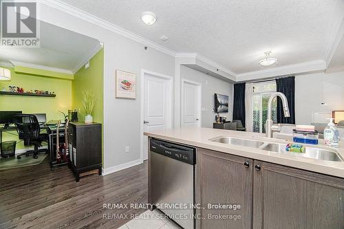 112 - 5317 Upper Middle Road, Burlington, ON - Indoor Photo Showing Kitchen With Double Sink