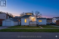 2386 SOVEREIGN STREET Oakville, ON L6L 1L8