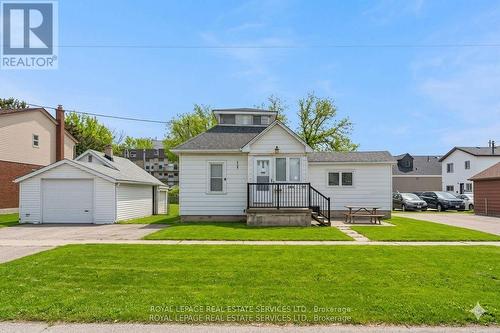 2386 Sovereign Street, Oakville, ON 