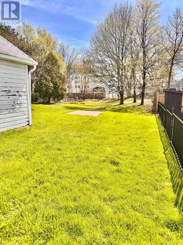 2386 Sovereign Street, Oakville, ON 