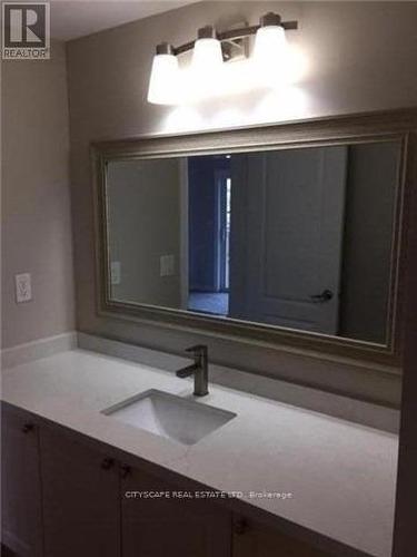 3045 Mission Hill Drive, Mississauga, ON - Indoor Photo Showing Bathroom