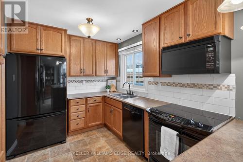 31 - 3049 Glencrest Road, Burlington, ON - Indoor Photo Showing Kitchen With Double Sink