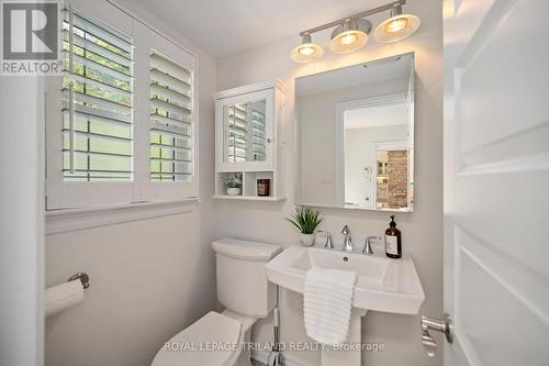 90 Georgia Road, London North (North Q), ON - Indoor Photo Showing Bathroom