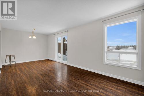 F - 3070 Councillor'S Way, Ottawa, ON 