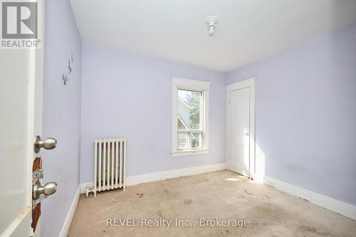 5806 Prince Edward Avenue, Niagara Falls (Hospital), ON - Indoor Photo Showing Other Room