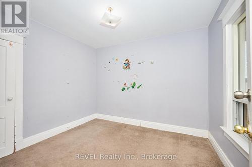 5806 Prince Edward Avenue, Niagara Falls (Hospital), ON - Indoor Photo Showing Other Room