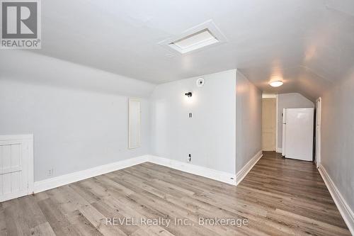 5806 Prince Edward Avenue, Niagara Falls (Hospital), ON - Indoor Photo Showing Other Room