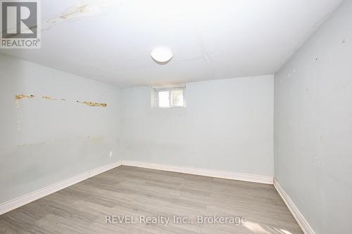 5806 Prince Edward Avenue, Niagara Falls (Hospital), ON - Indoor Photo Showing Other Room