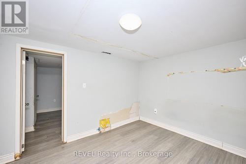 5806 Prince Edward Avenue, Niagara Falls (Hospital), ON - Indoor Photo Showing Other Room