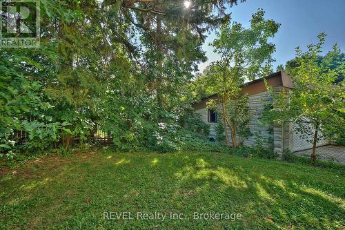 5806 Prince Edward Avenue, Niagara Falls (Hospital), ON - Outdoor