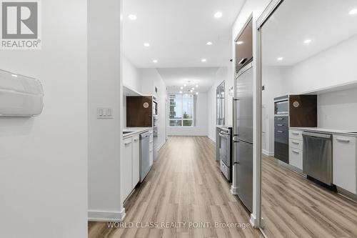 516 - 38 Dan Leckie Way, Toronto, ON - Indoor Photo Showing Kitchen