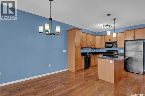 301 2160 Heseltine Road, Regina, SK - Indoor Photo Showing Kitchen
