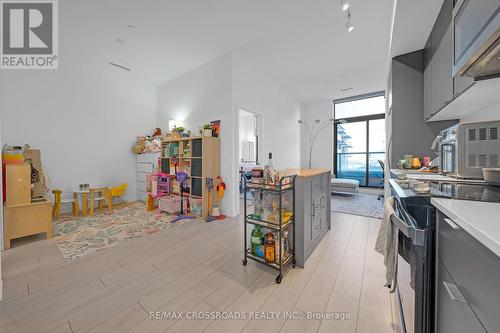 202 - 1606 Charles Street, Whitby, ON - Indoor