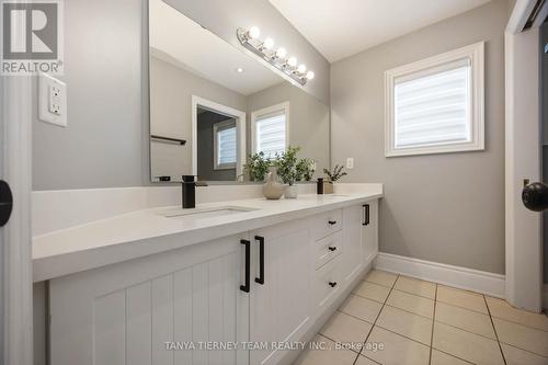 41 Apsley Crescent, Whitby, ON - Indoor Photo Showing Bathroom