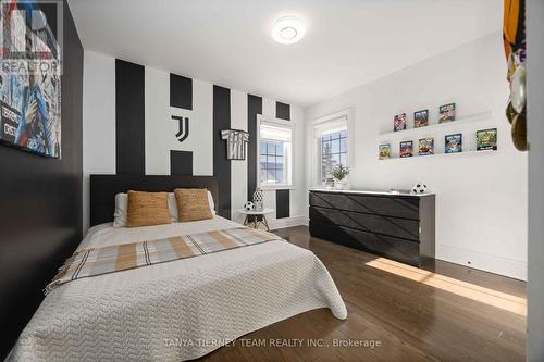 41 Apsley Crescent, Whitby, ON - Indoor Photo Showing Bedroom