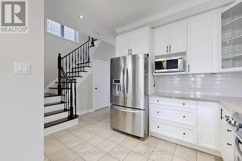 106 Big Hill Crescent, Vaughan, ON - Indoor Photo Showing Kitchen