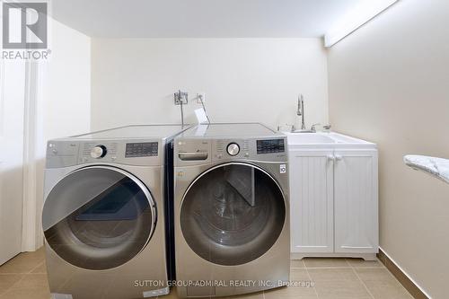 106 Big Hill Crescent, Vaughan, ON - Indoor Photo Showing Laundry Room