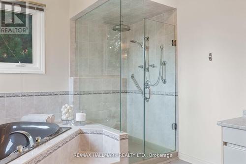 71 Willow Farm Lane, Aurora, ON - Indoor Photo Showing Bathroom