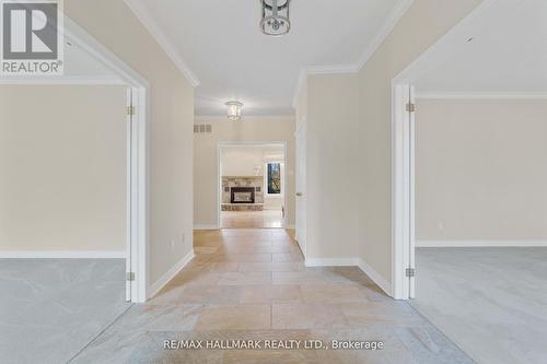 71 Willow Farm Lane, Aurora, ON - Indoor Photo Showing Other Room